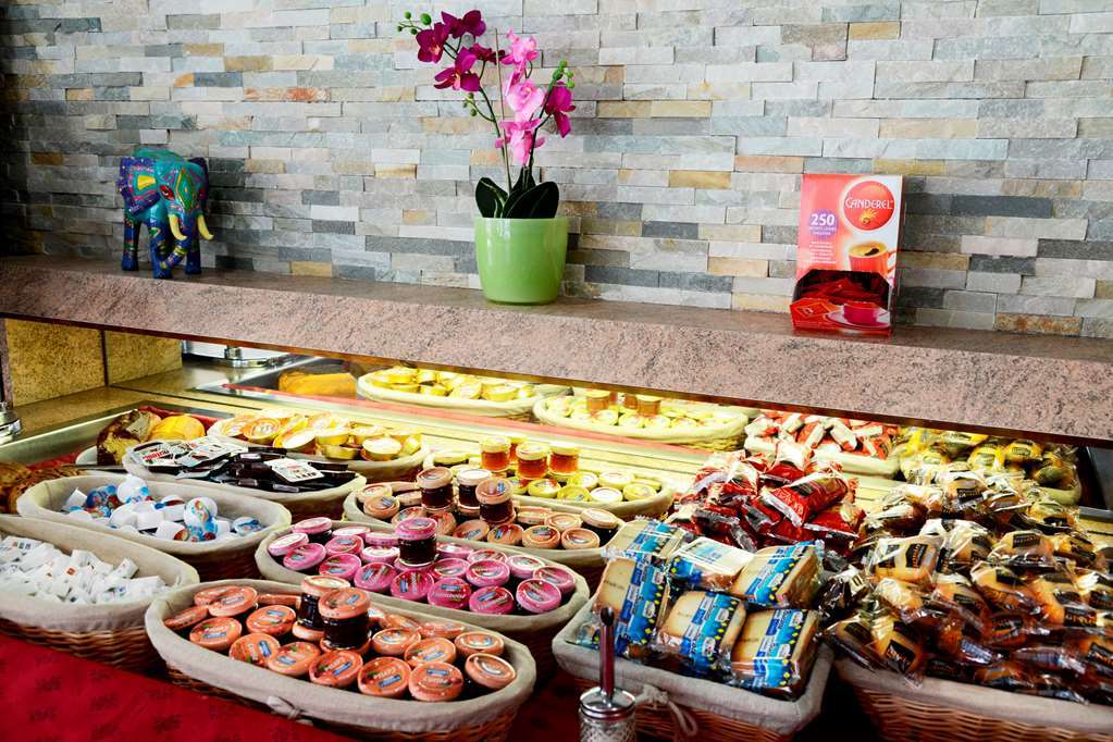 B&B Hotel Marne-La-Vallee Chelles 셸 레스토랑 사진